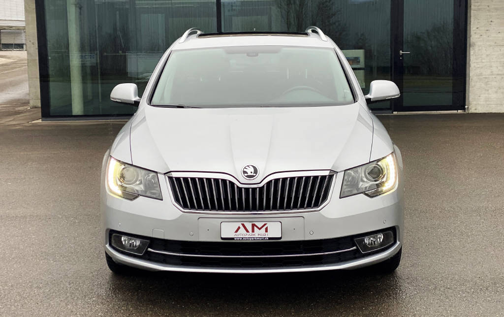 SKODA Superb Combi 2.0 TDI 170 Eleg. 4x4 DSG S/S-image-1