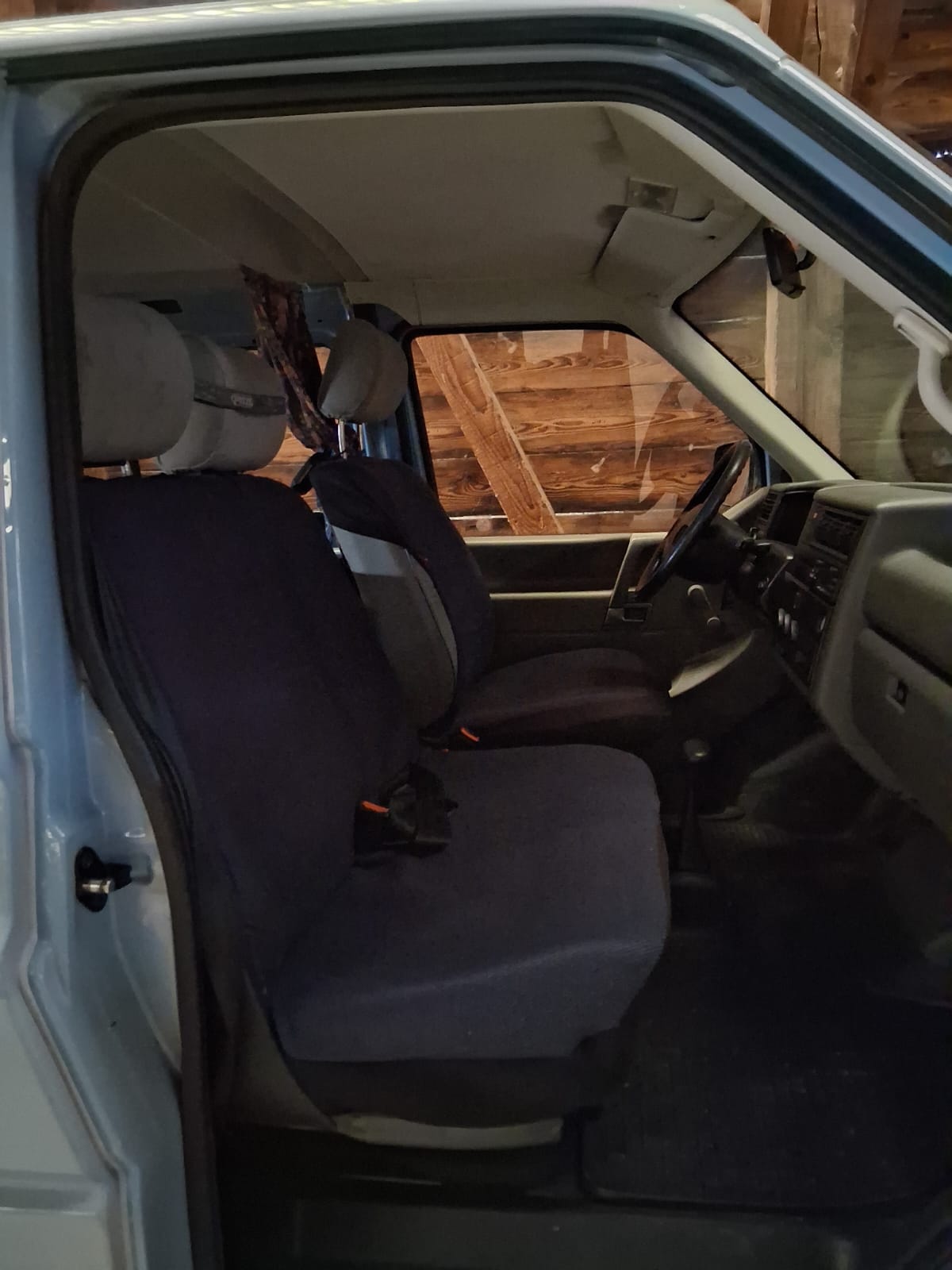 VW T4 Transporter 2.5l (Swiss Profi)-image-4