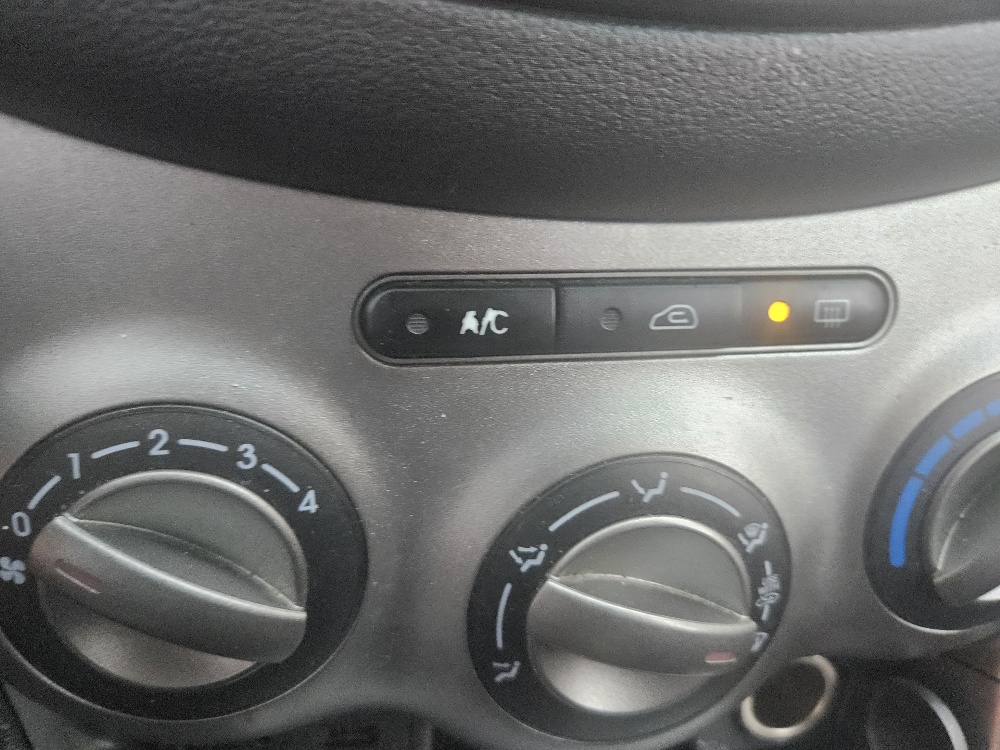 HYUNDAI i10 1.2 Style-image-11