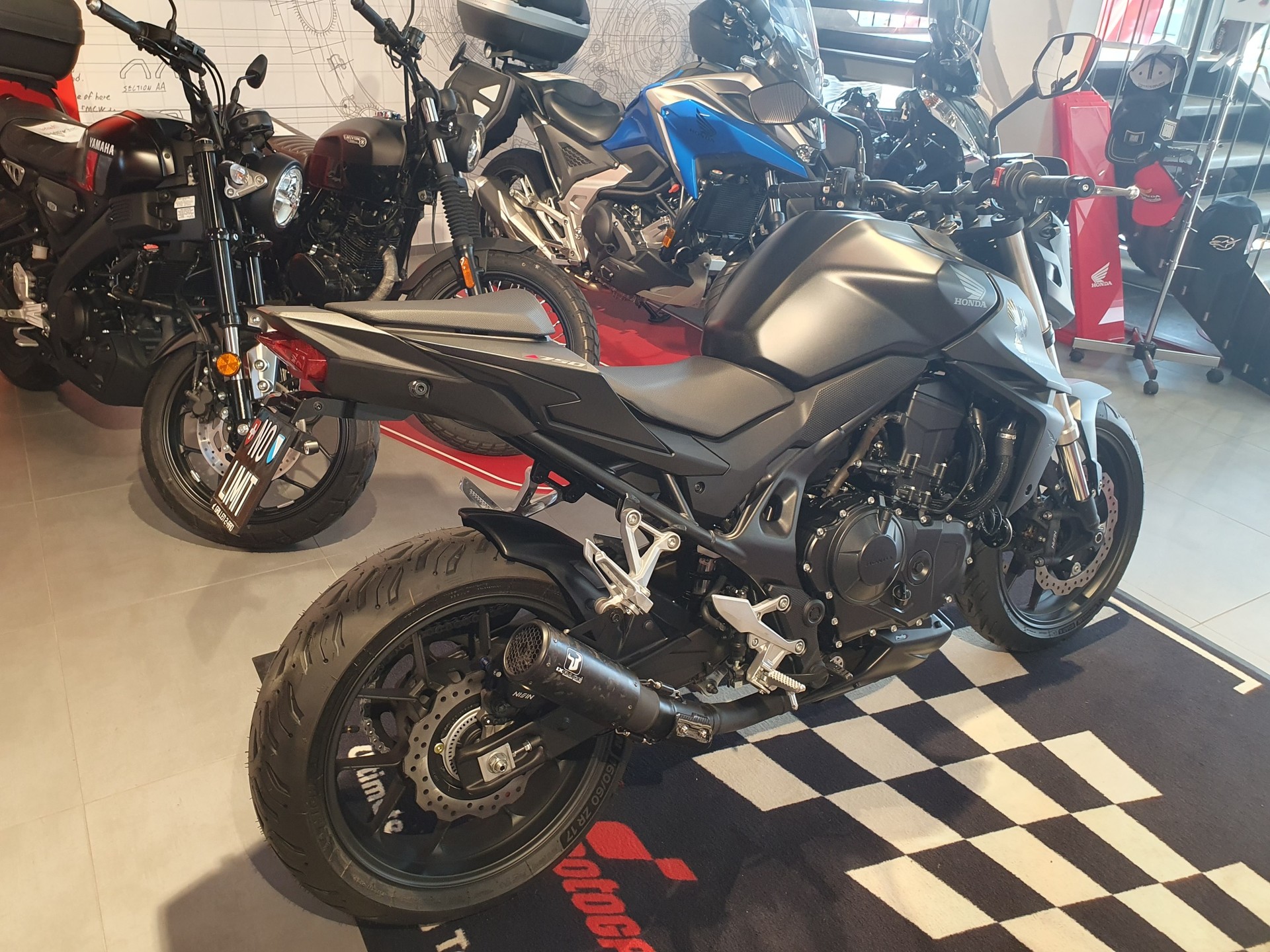 HONDA CB 750 Hornet-showroom-element-3