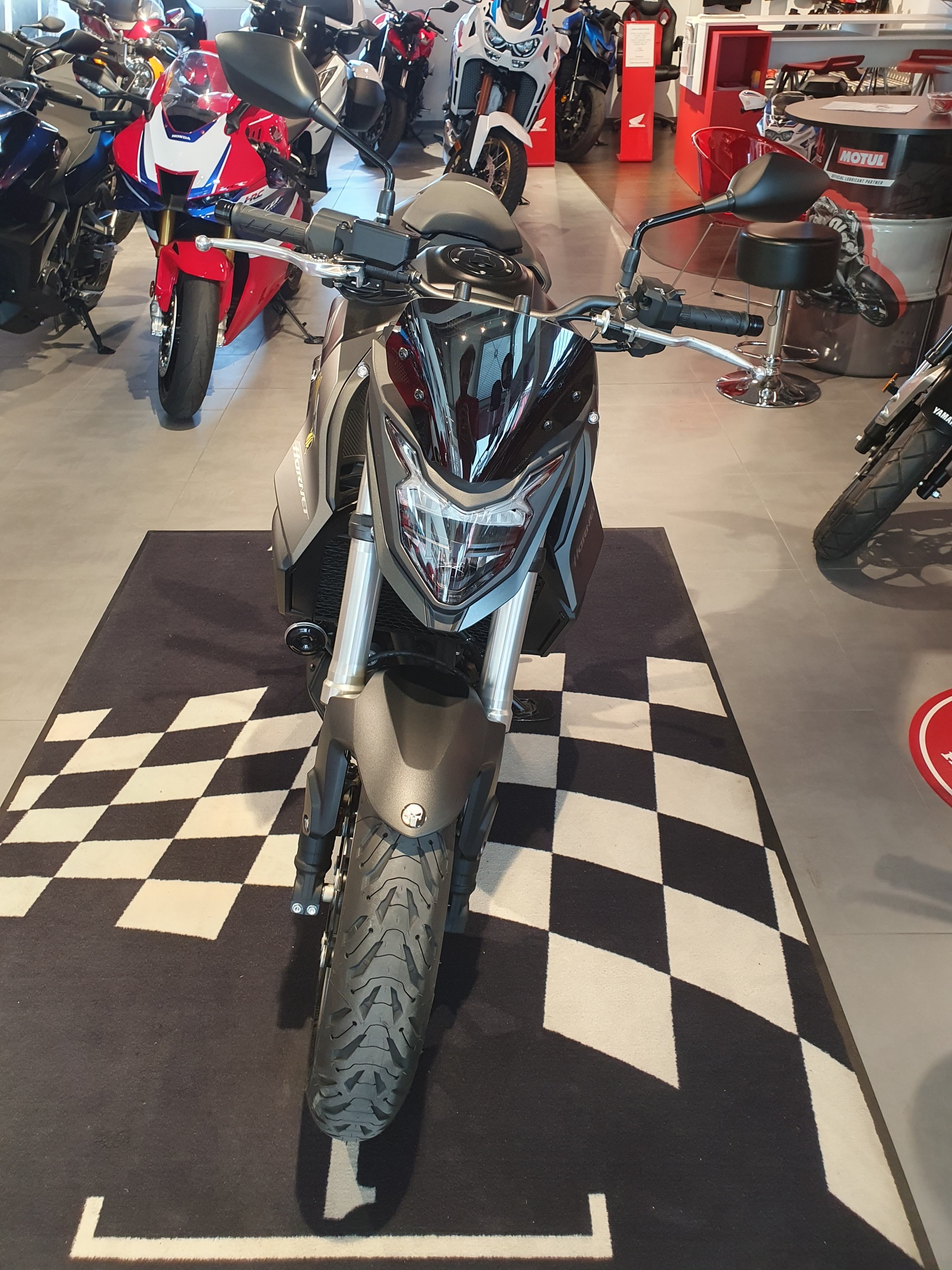 HONDA CB 750 Hornet-showroom-element-1