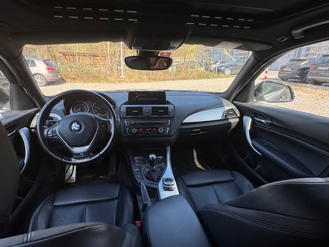 BMW 120d xDrive Sport Line-image-10