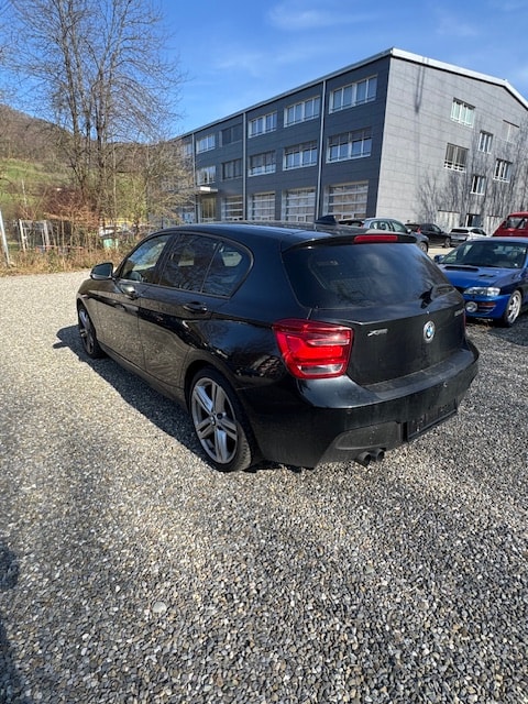 BMW 120d xDrive Sport Line-image-6