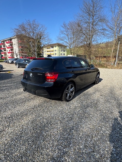 BMW 120d xDrive Sport Line-image-4