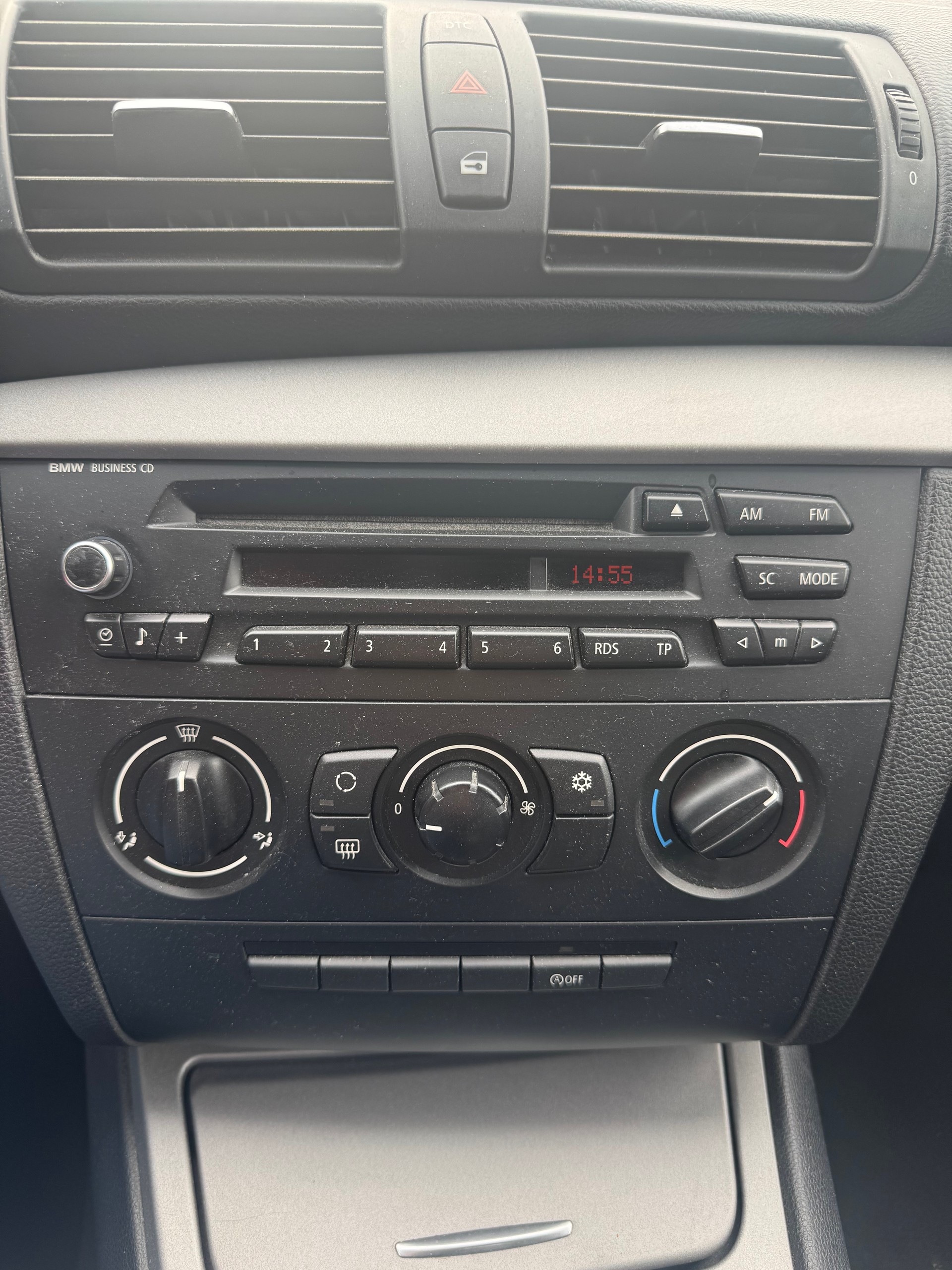 BMW 116i Dynamic Edition-image-10