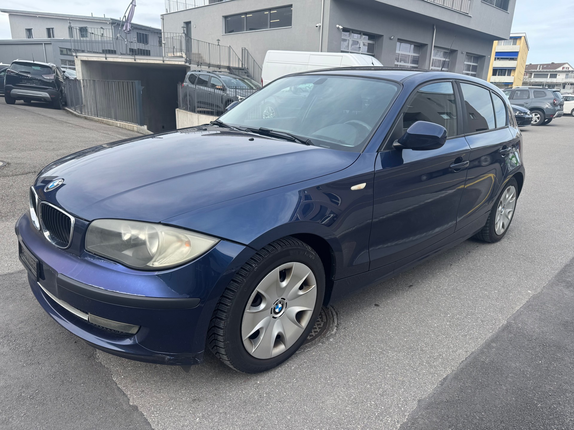 BMW 116i Dynamic Edition-image-0