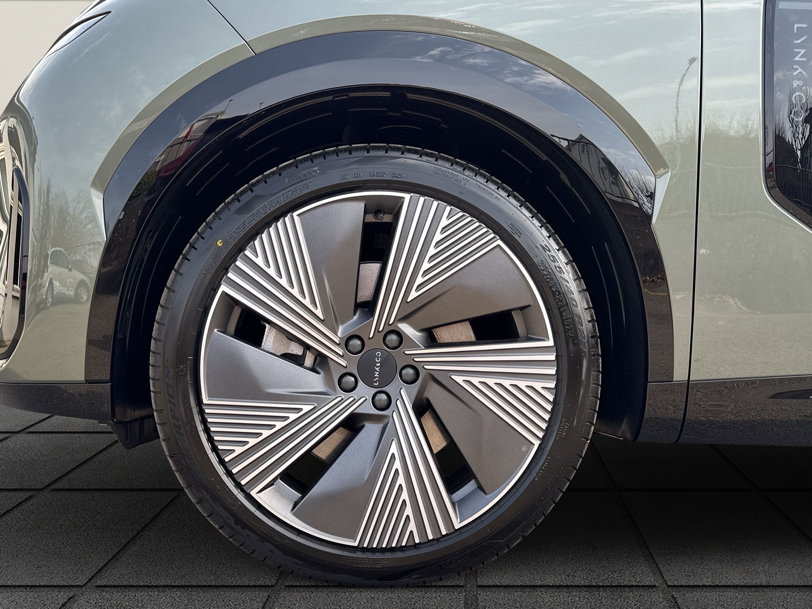 LYNK & CO 08 1.5 PHEV More-image-4