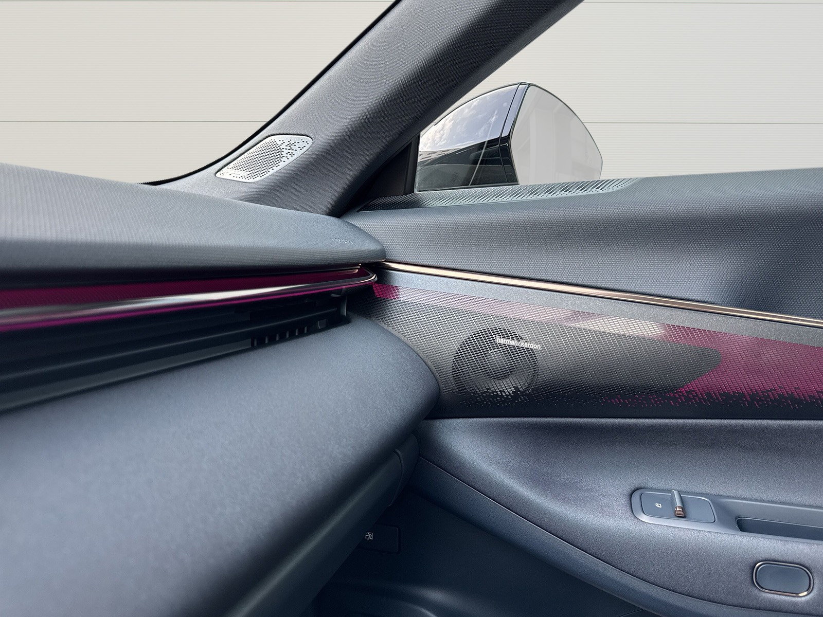 LYNK & CO 08 1.5 PHEV More-image-15