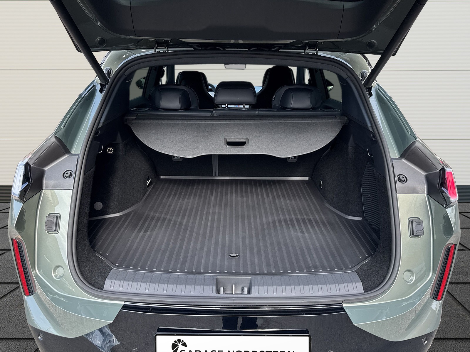 LYNK & CO 08 1.5 PHEV More-image-8
