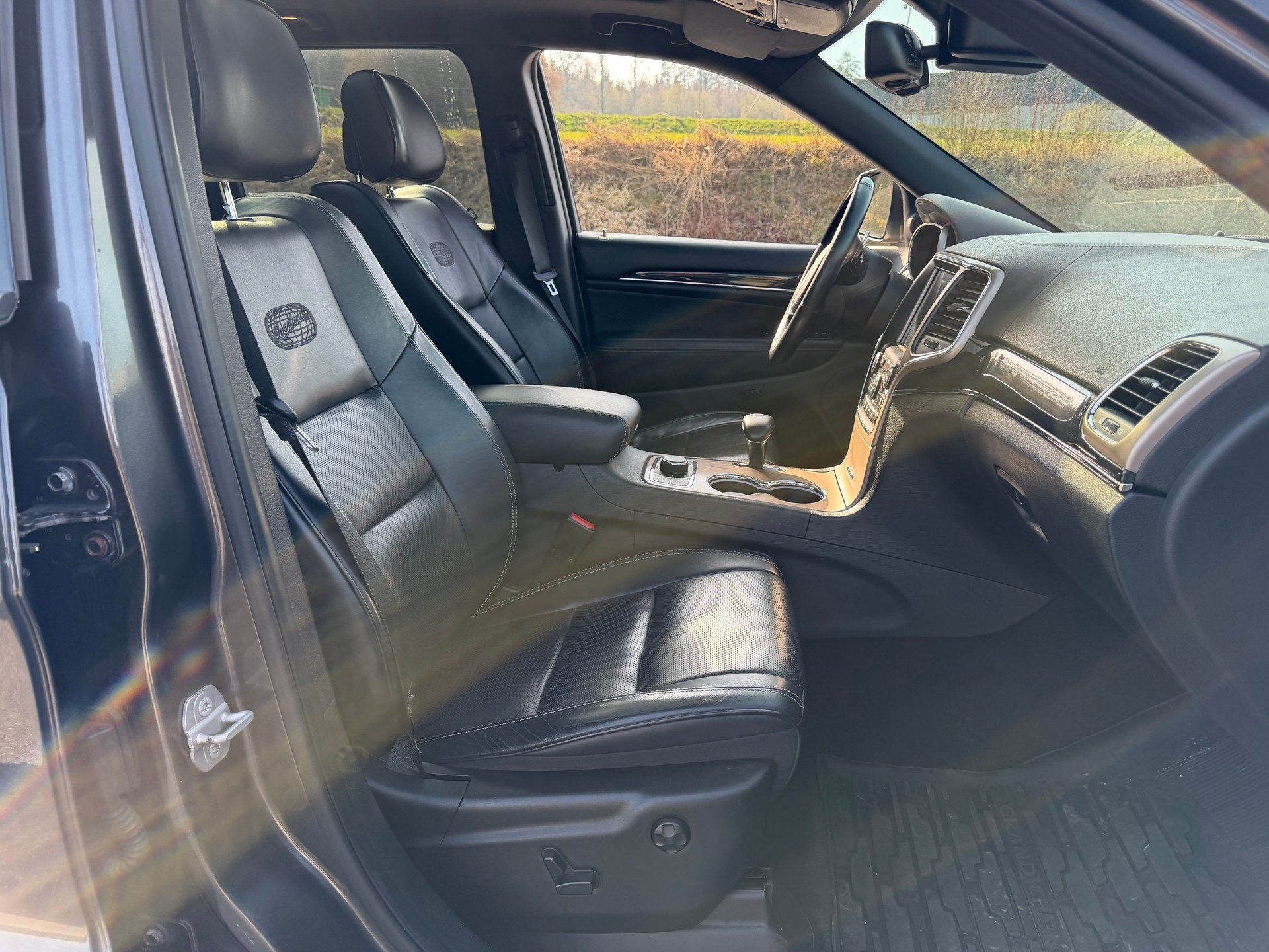 JEEP Grand Cherokee 3.0 CRD Overland Automatic-image-8