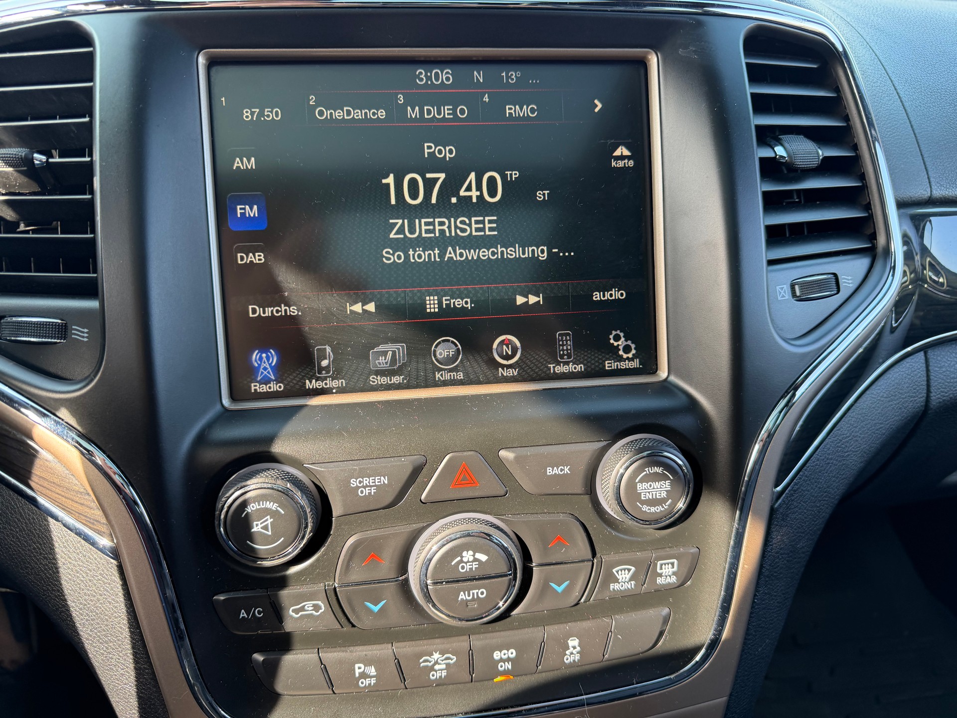JEEP Grand Cherokee 3.0 CRD Overland Automatic-image-7