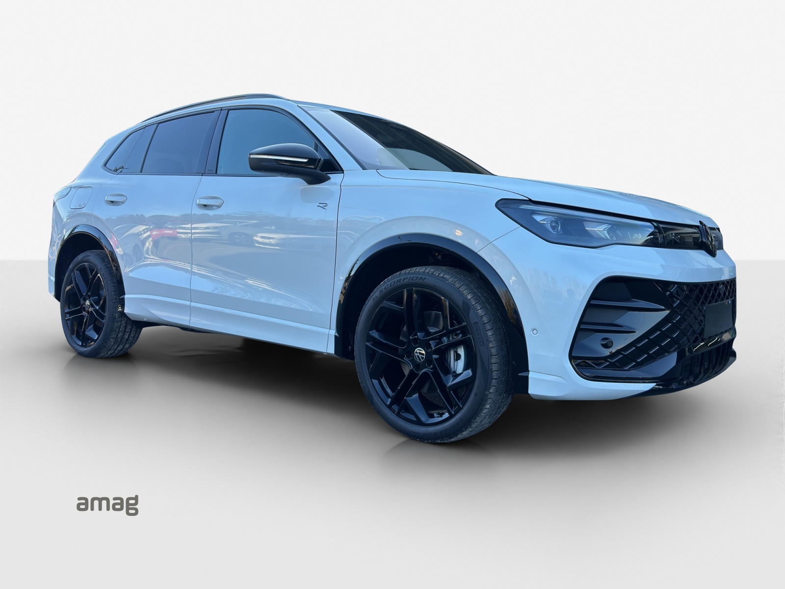VW Tiguan 2.0 TSI DSG R-Line 4Motion-image-5
