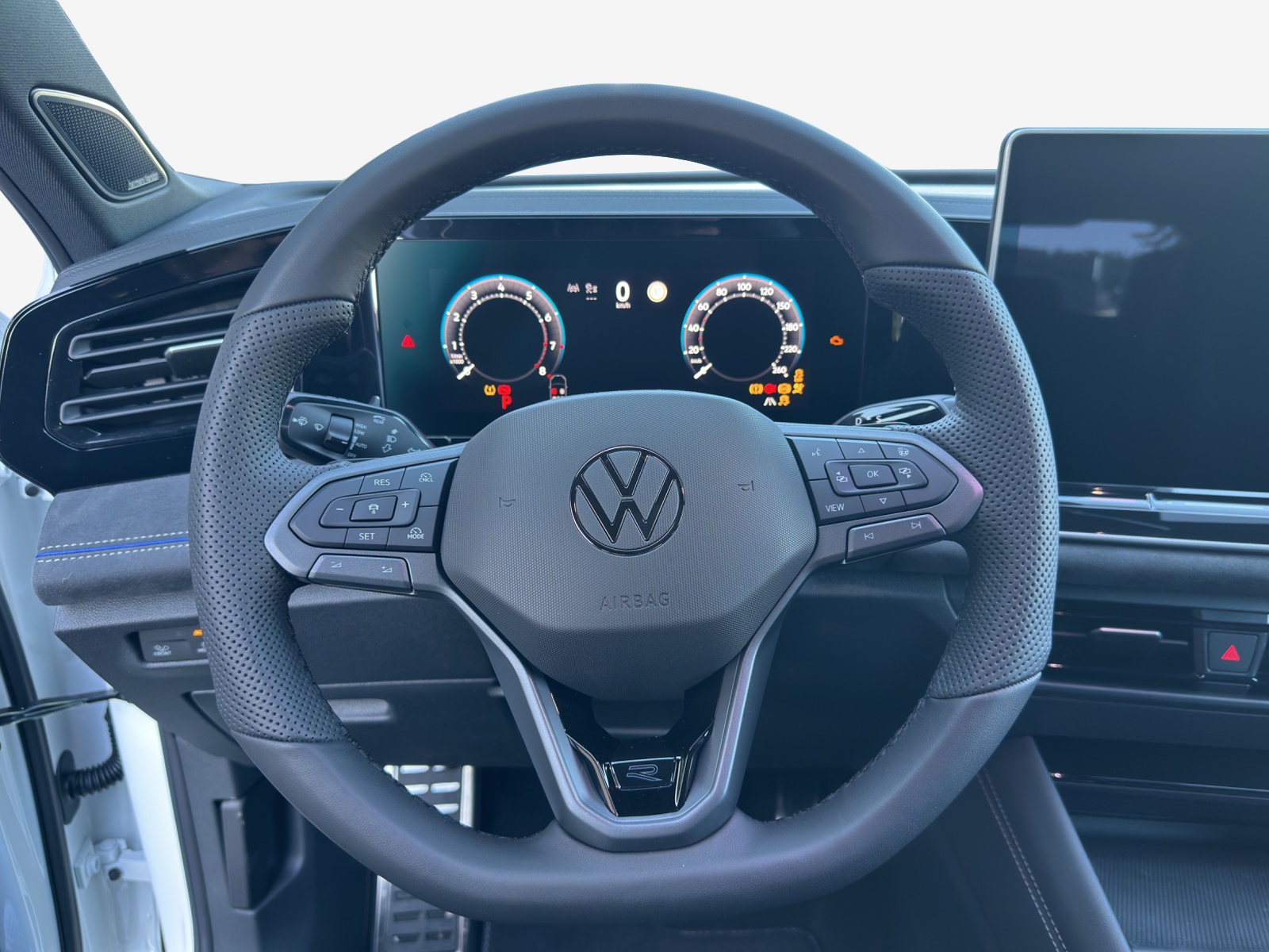 VW Tiguan 2.0 TSI DSG R-Line 4Motion-image-9