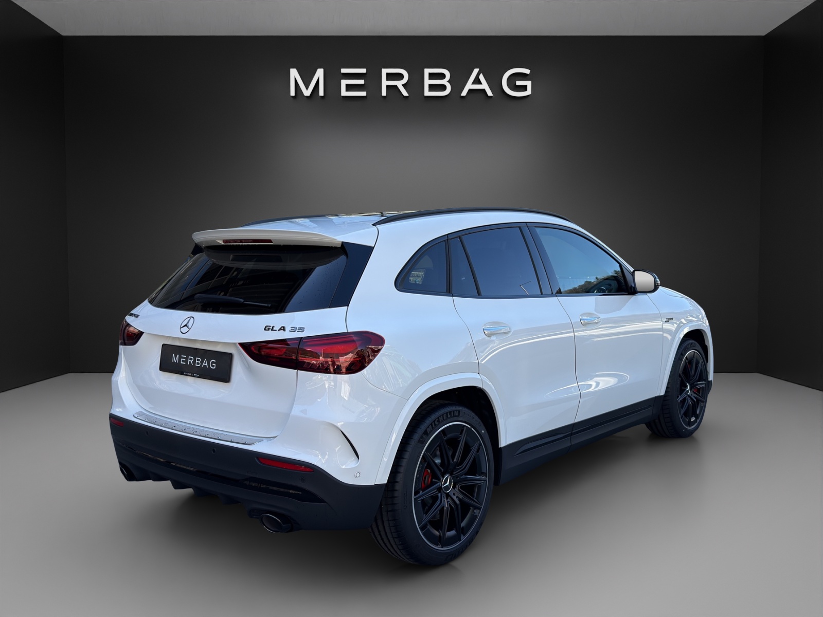 MERCEDES-BENZ GLA AMG 35 4Matic 8G-DCT-image-4