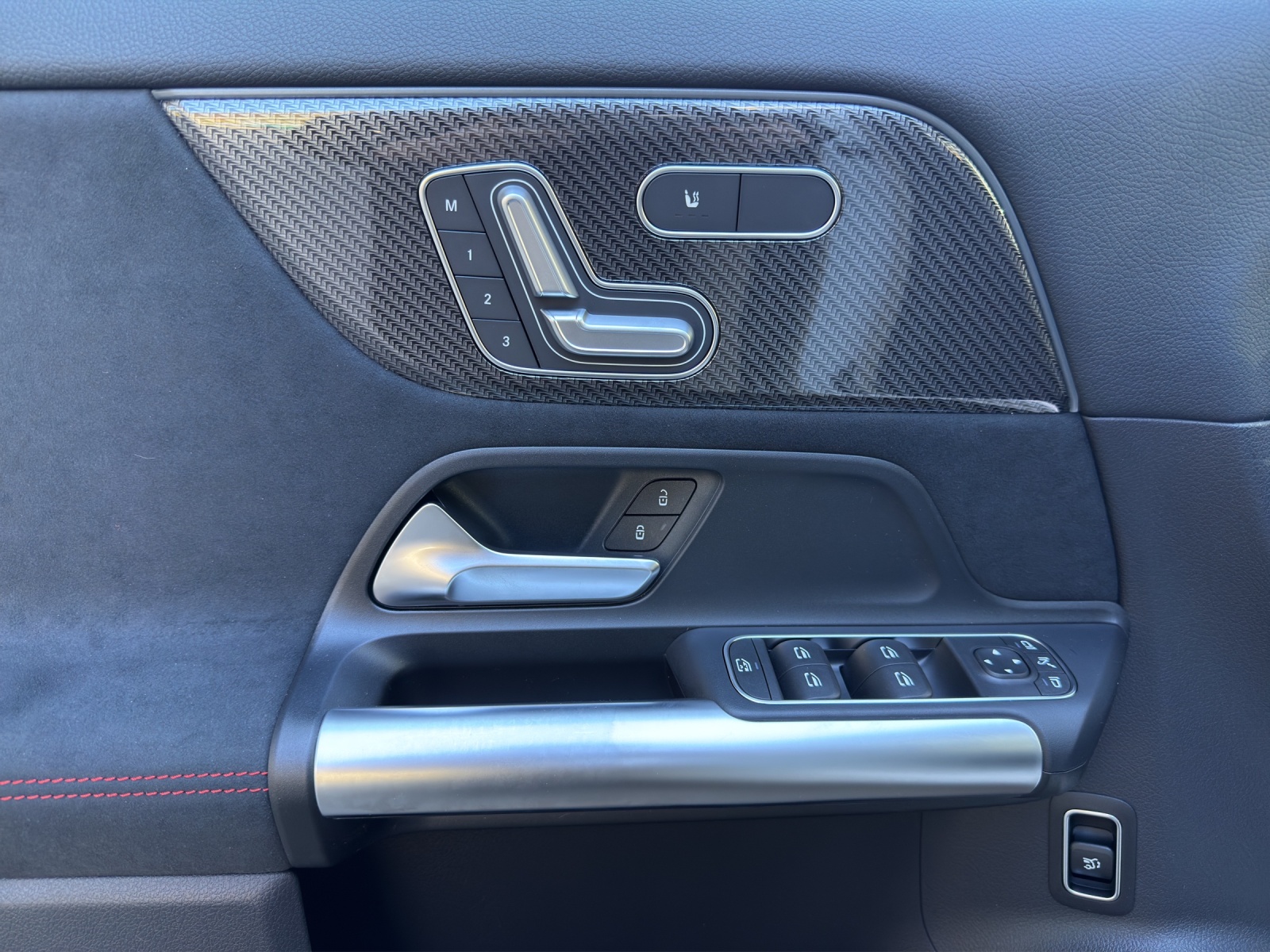 MERCEDES-BENZ GLA AMG 35 4Matic 8G-DCT-image-12