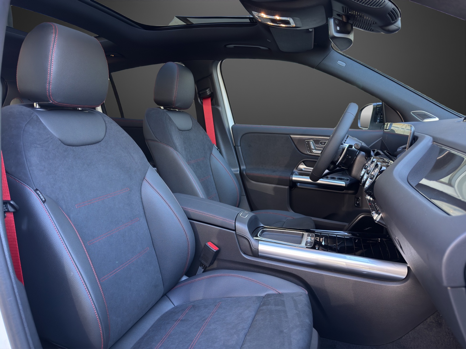 MERCEDES-BENZ GLA AMG 35 4Matic 8G-DCT-image-11