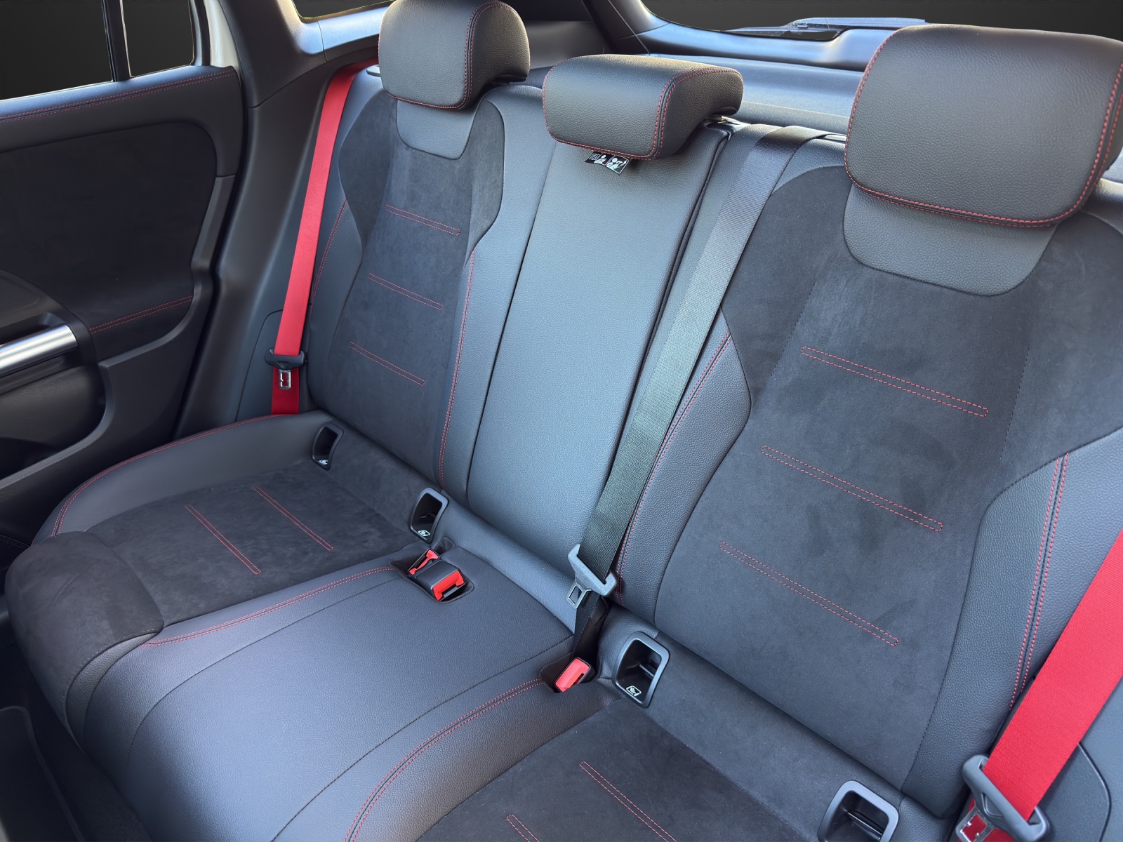 MERCEDES-BENZ GLA AMG 35 4Matic 8G-DCT-image-14