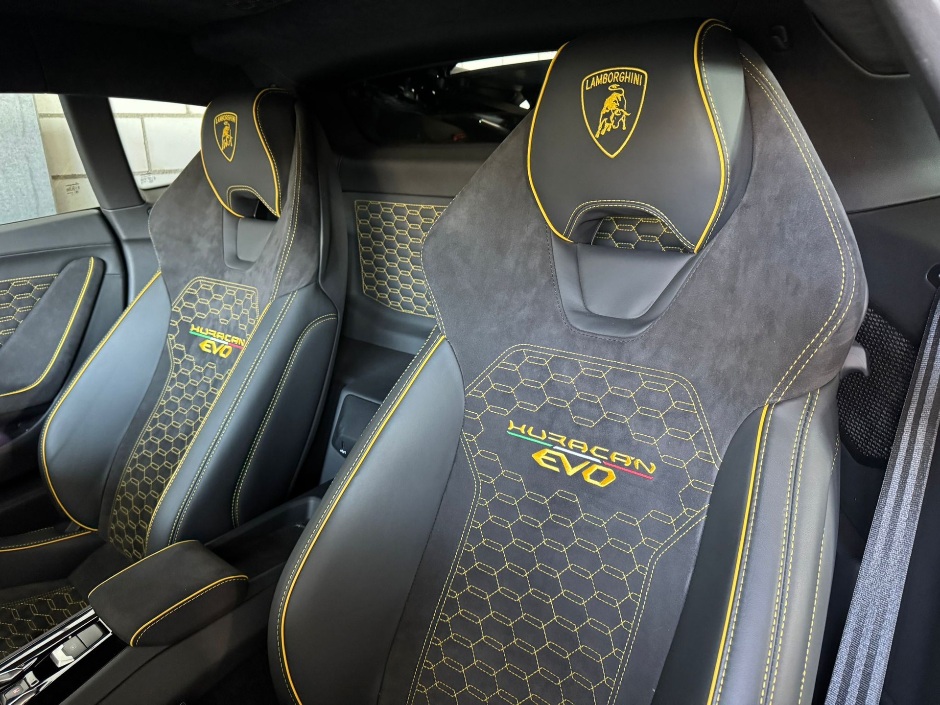 LAMBORGHINI Huracan EVO Coupé DCT Traumausstattung-image-9