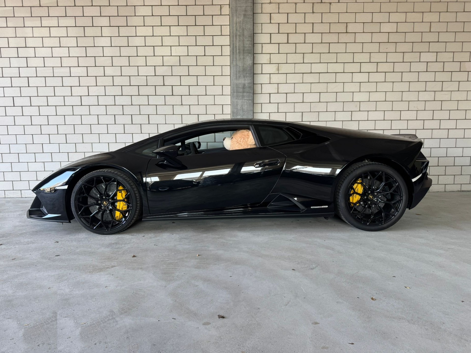 LAMBORGHINI Huracan EVO Coupé DCT Traumausstattung-image-0