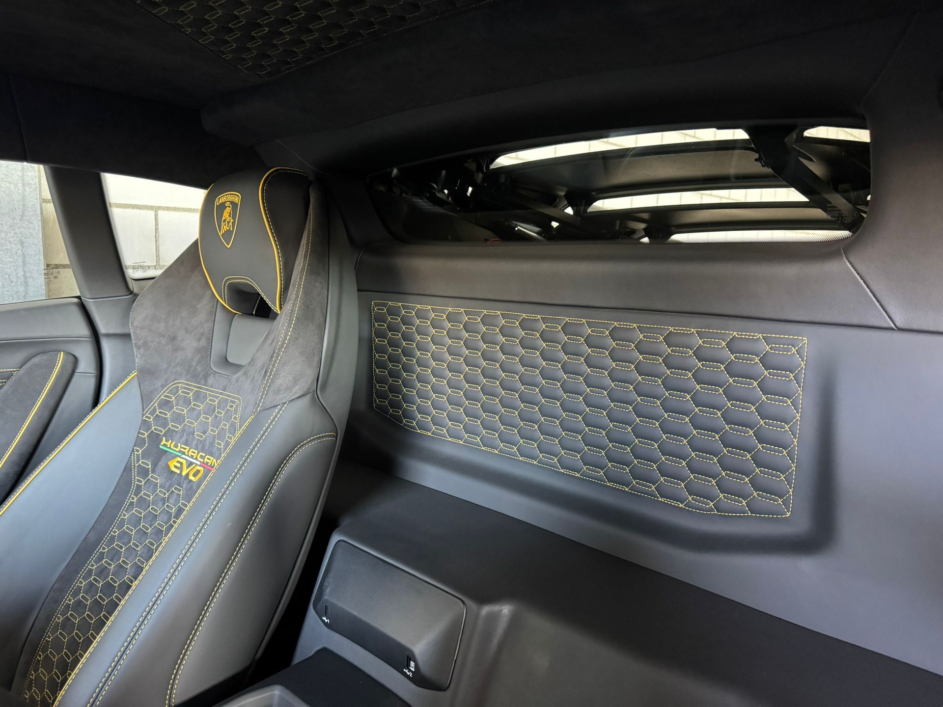 LAMBORGHINI Huracan EVO Coupé DCT Traumausstattung-image-7