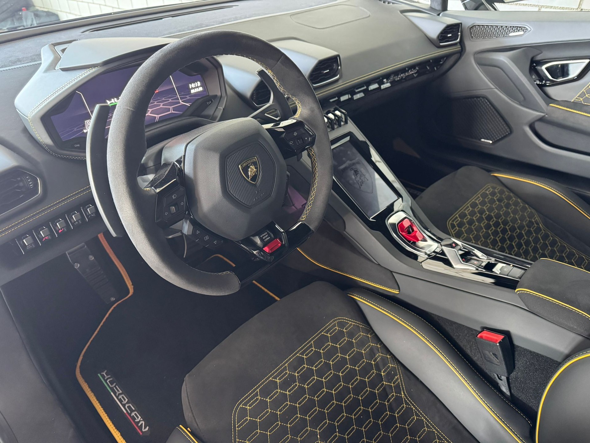 LAMBORGHINI Huracan EVO Coupé DCT Traumausstattung-image-5