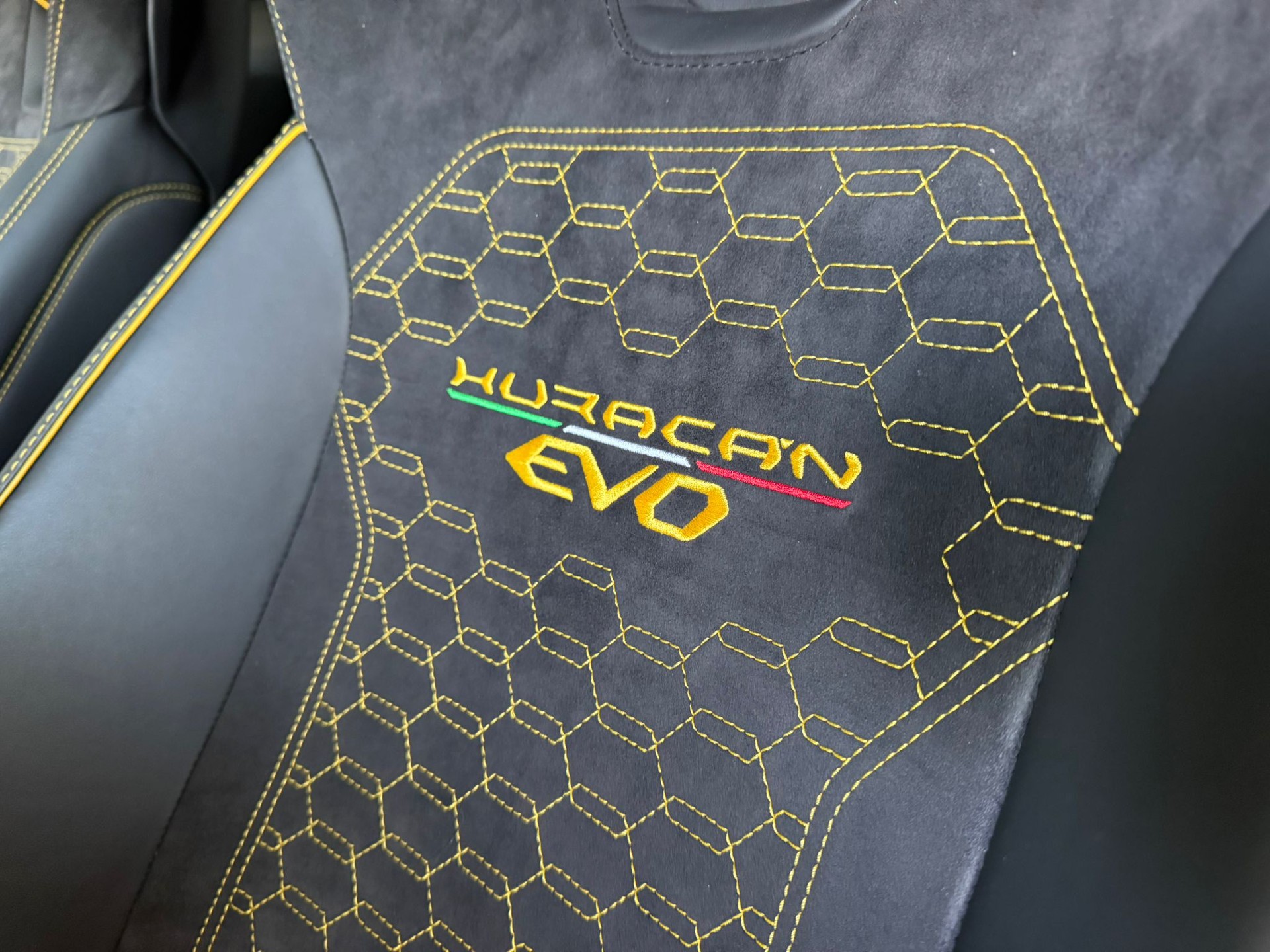 LAMBORGHINI Huracan EVO Coupé DCT Traumausstattung-image-8