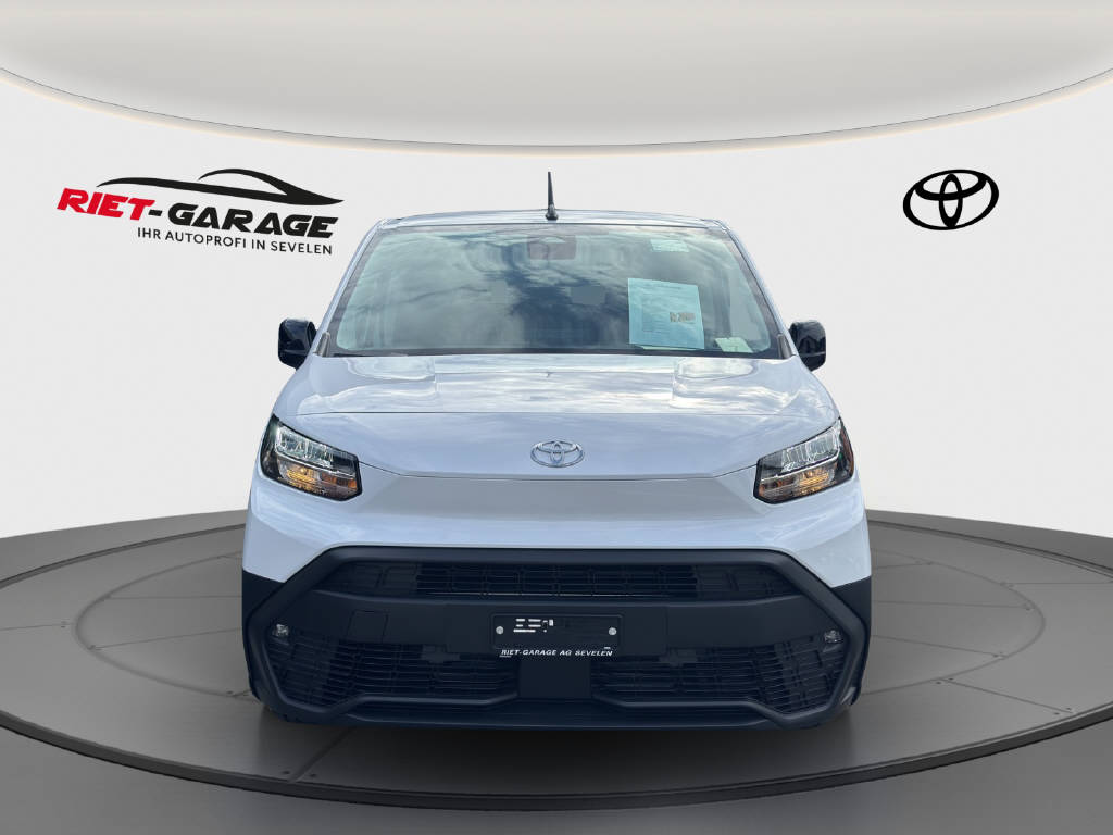 TOYOTA PROACE CITY Van L2 1.2 Active-image-1