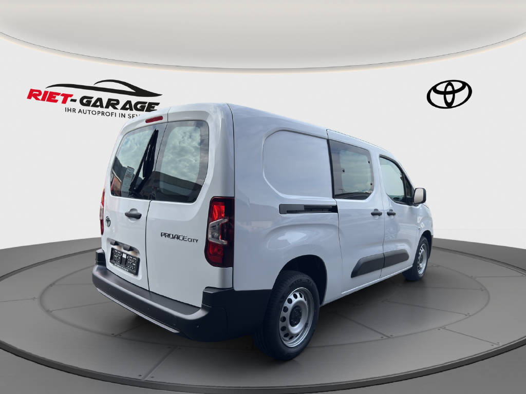 TOYOTA PROACE CITY Van L2 1.2 Active-image-3