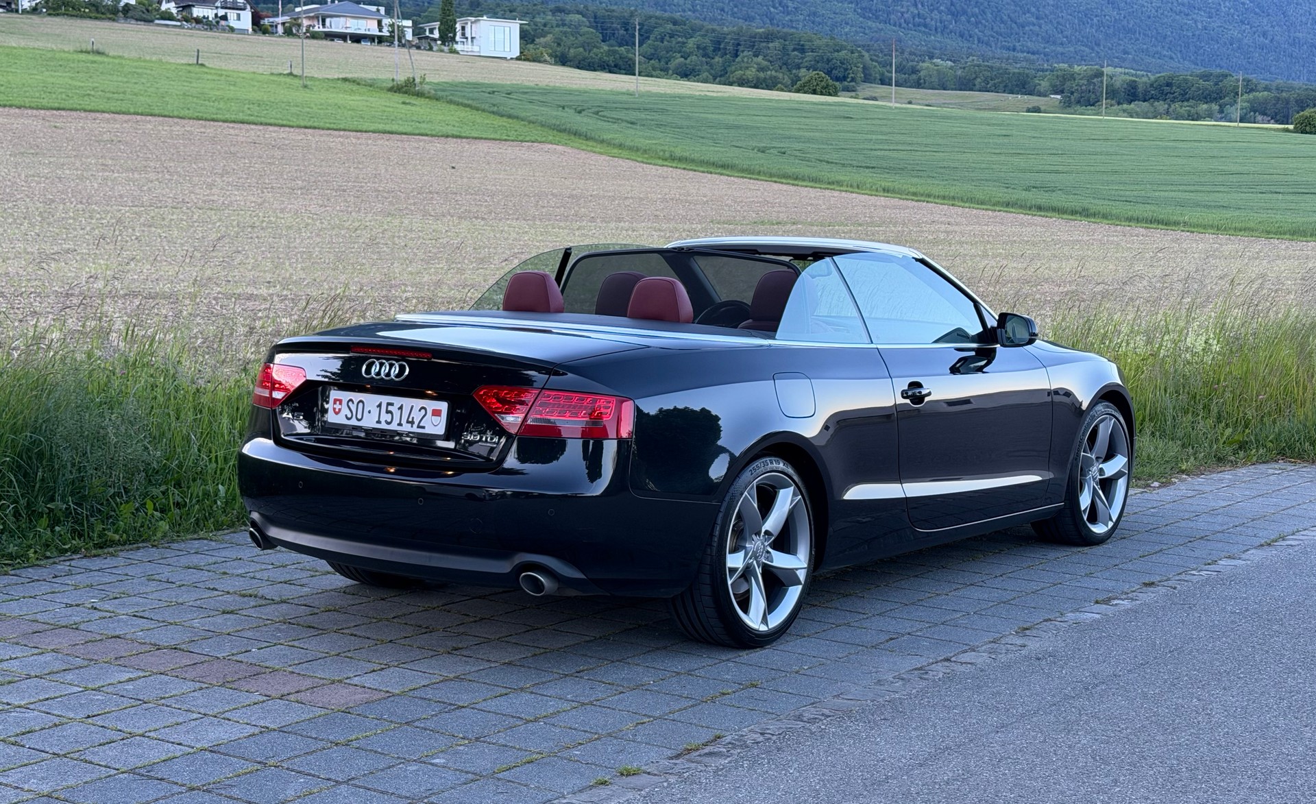 AUDI A5 3.0 V6 TDI quattro S-Tronic Cabrio-image-2
