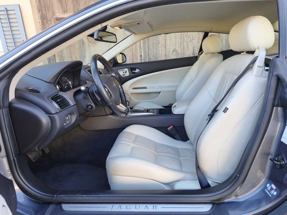 JAGUAR XK 4.2 V8 Automatic-image-3