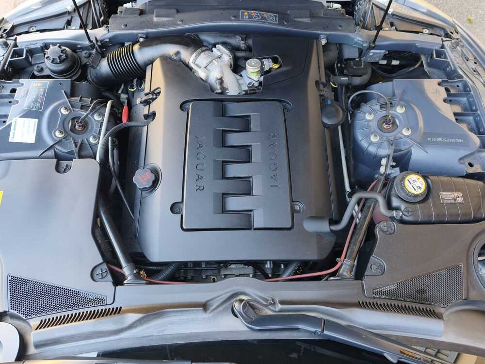 JAGUAR XK 4.2 V8 Automatic-image-13