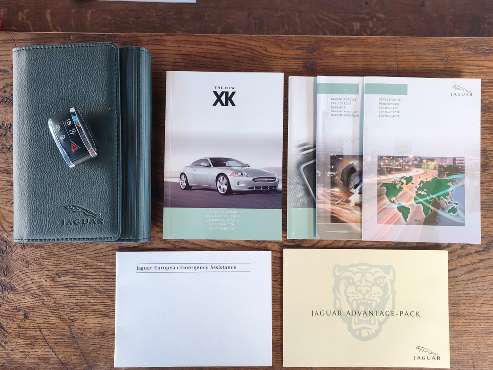 JAGUAR XK 4.2 V8 Automatic-image-15