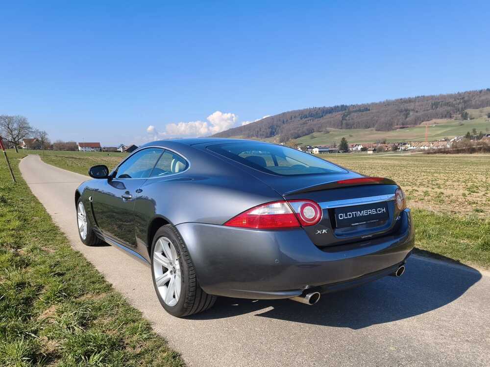 JAGUAR XK 4.2 V8 Automatic-image-1