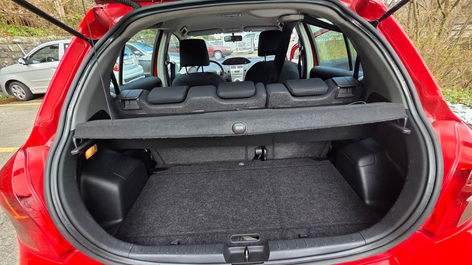 TOYOTA Yaris 1.3 Linea Luna-image-12