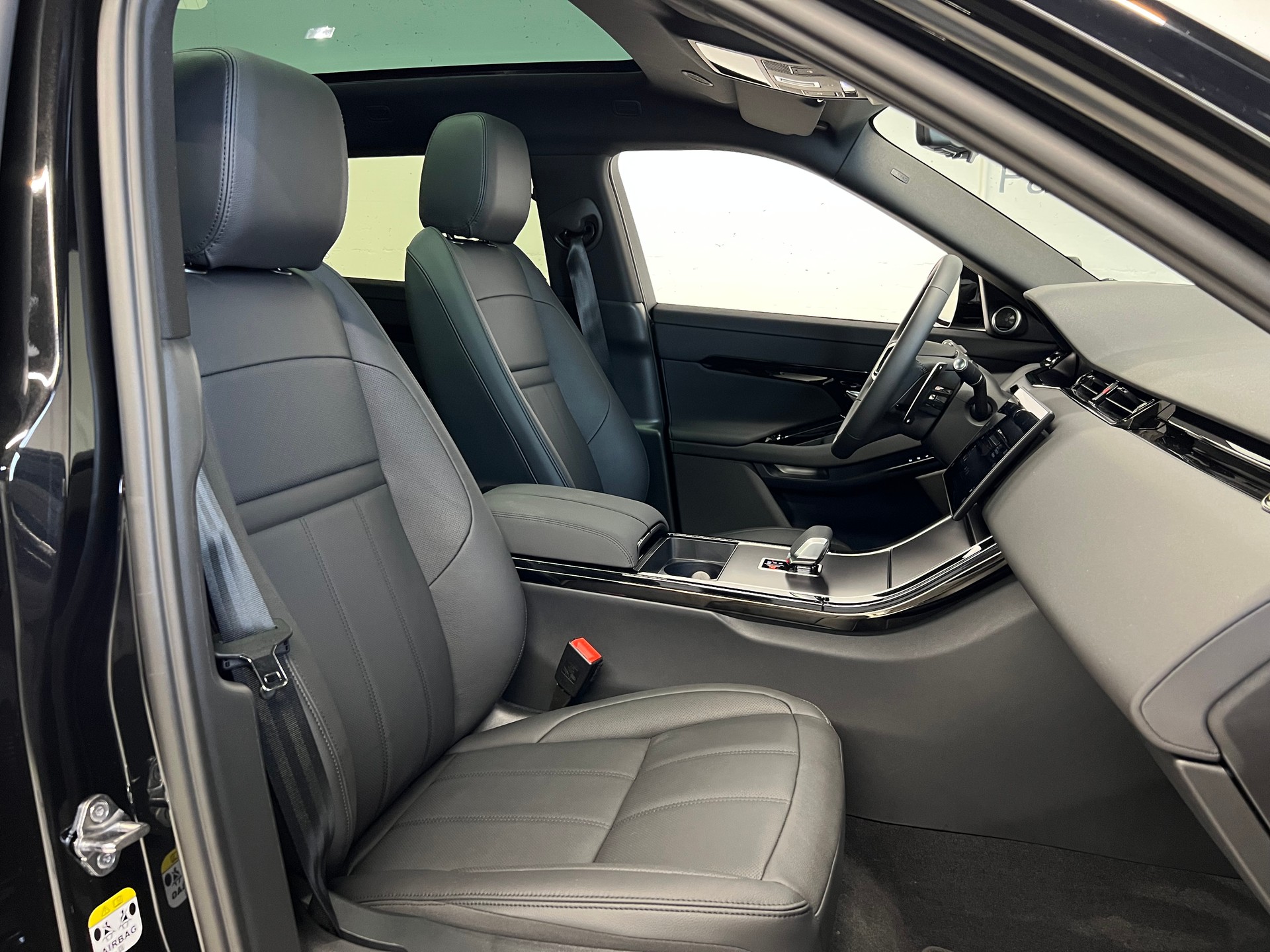 LAND ROVER Range Rover Evoque 1.5 T 270e Dynamic SE-image-8