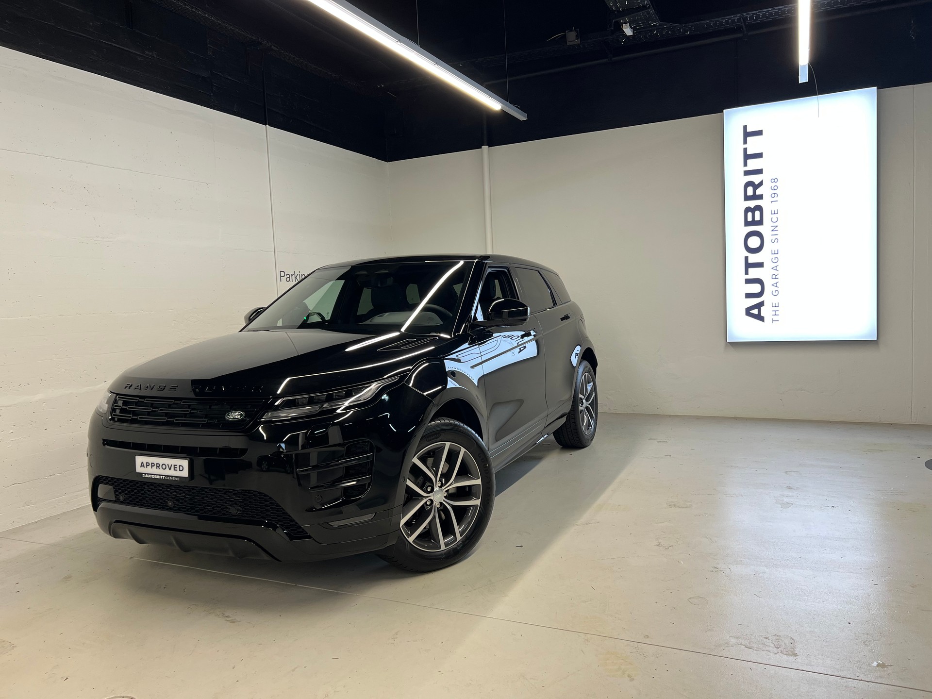 LAND ROVER Range Rover Evoque 1.5 T 270e Dynamic SE-image-0