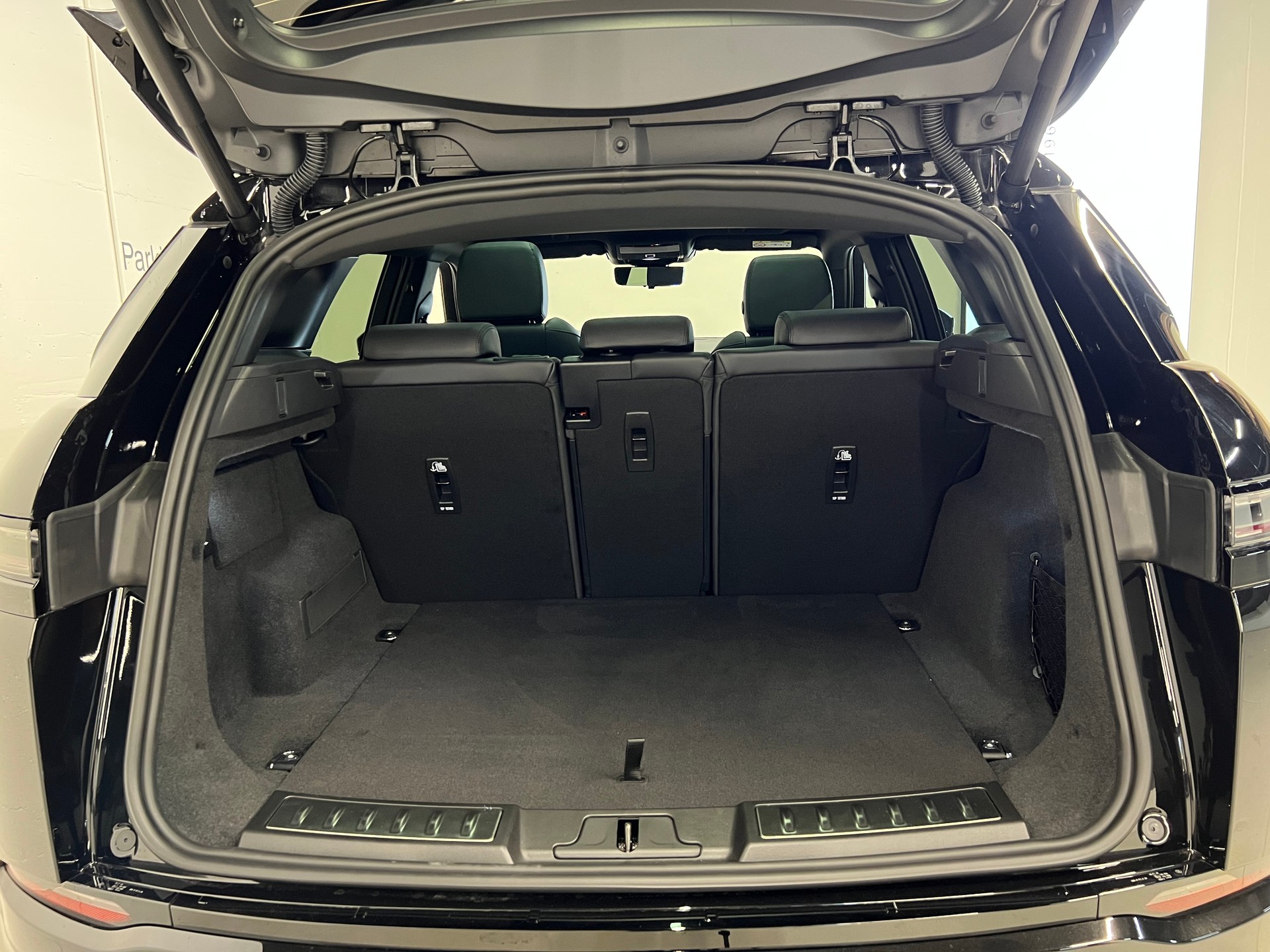 LAND ROVER Range Rover Evoque 1.5 T 270e Dynamic SE-image-10