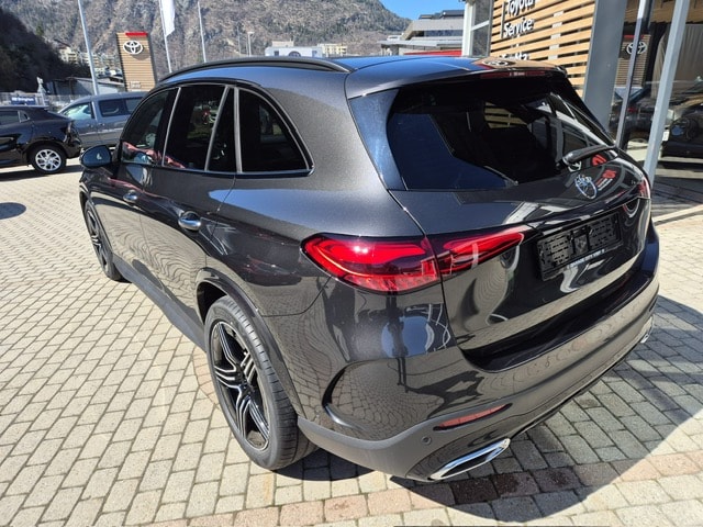 MERCEDES-BENZ GLC 300 AMG Line 4Matic 9G-Tronic-showroom-element-3