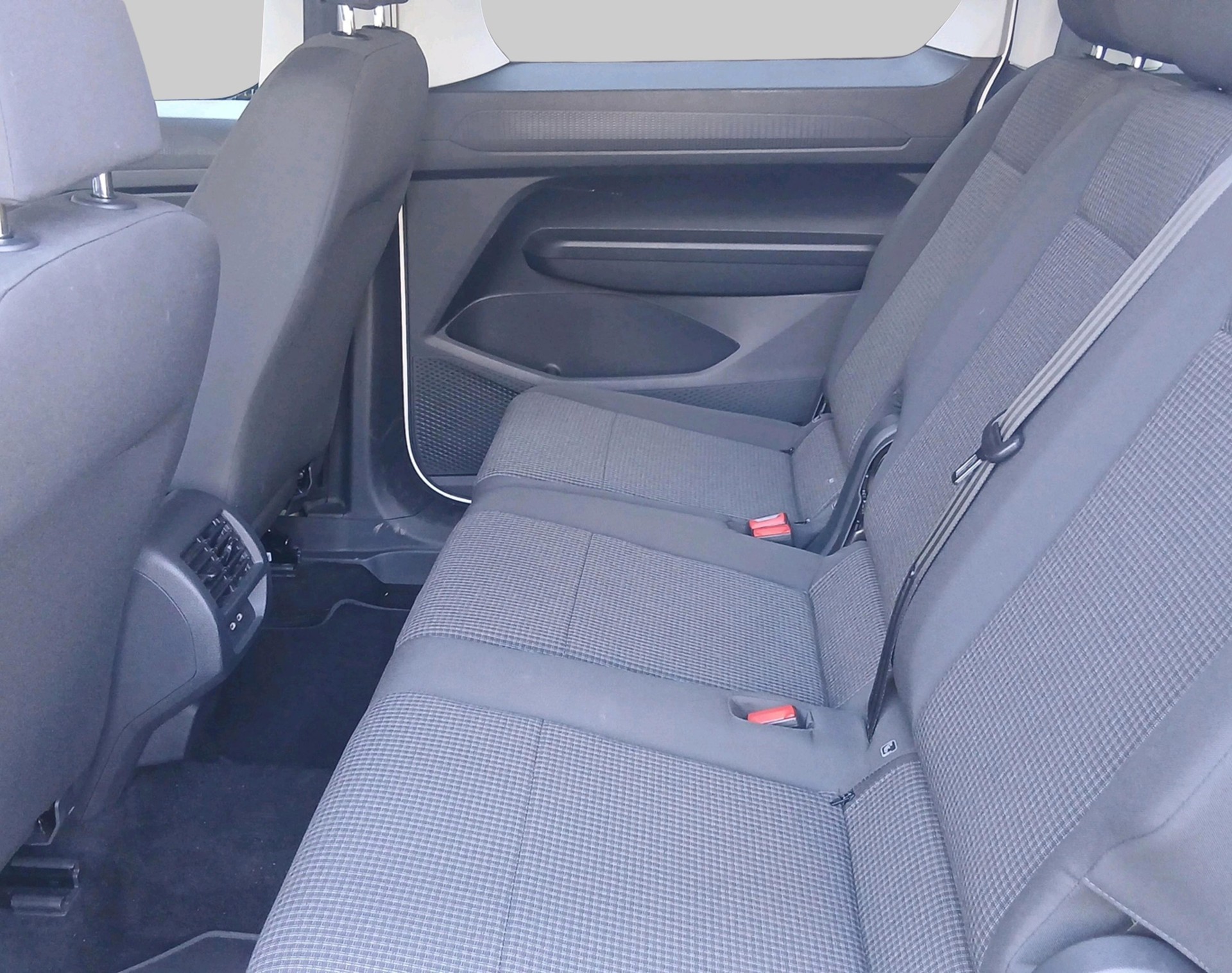 VW Caddy Maxi 1.5 TSI Liberty DSG-image-3