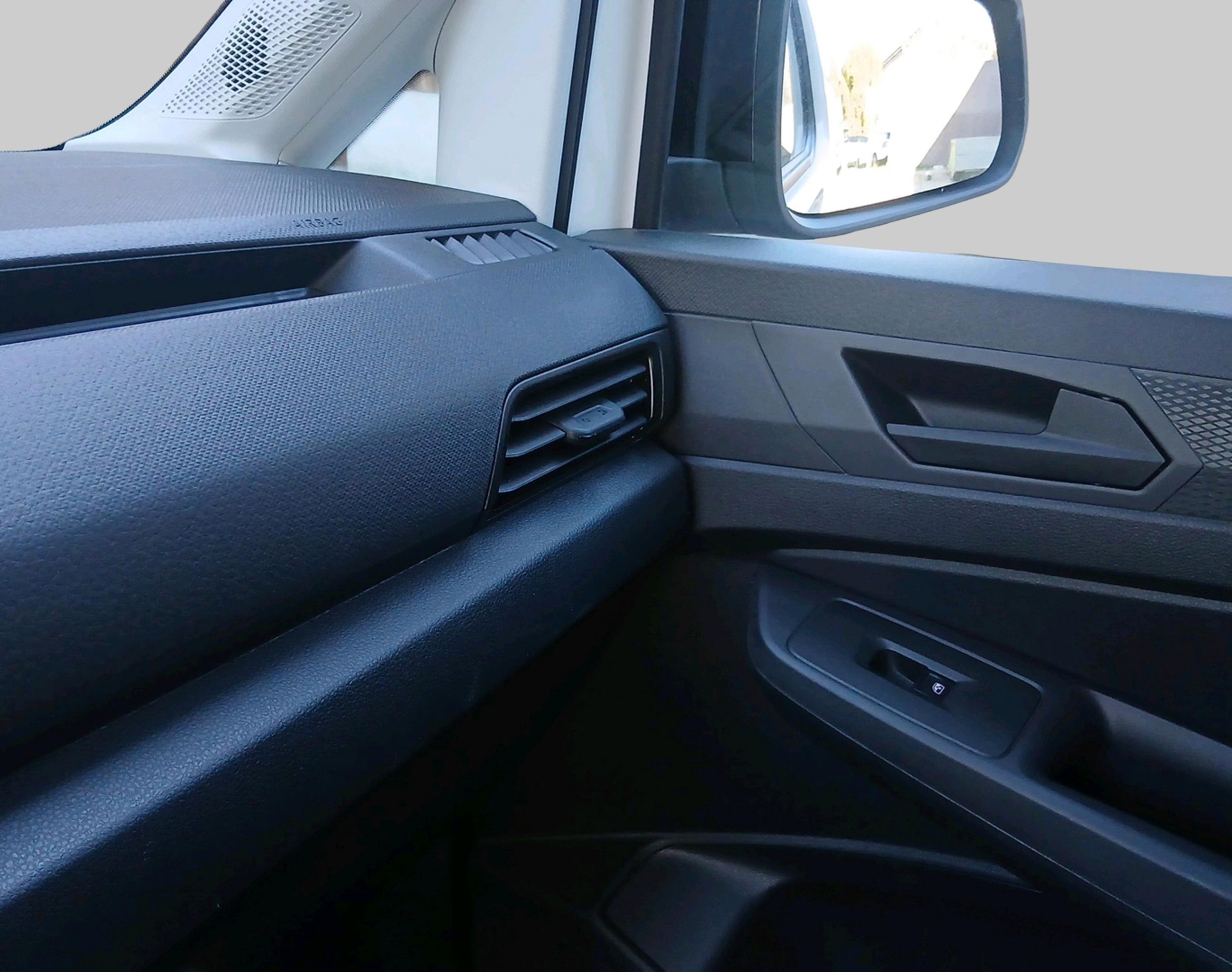 VW Caddy Maxi 1.5 TSI Liberty DSG-image-17