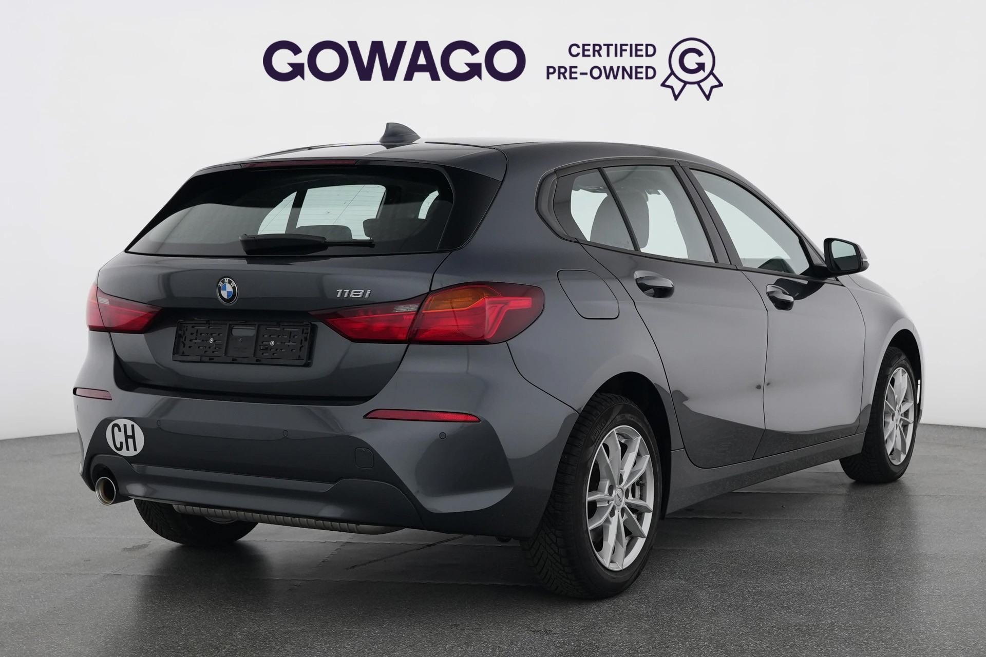 BMW 118i Essential Edition Steptronic-image-3