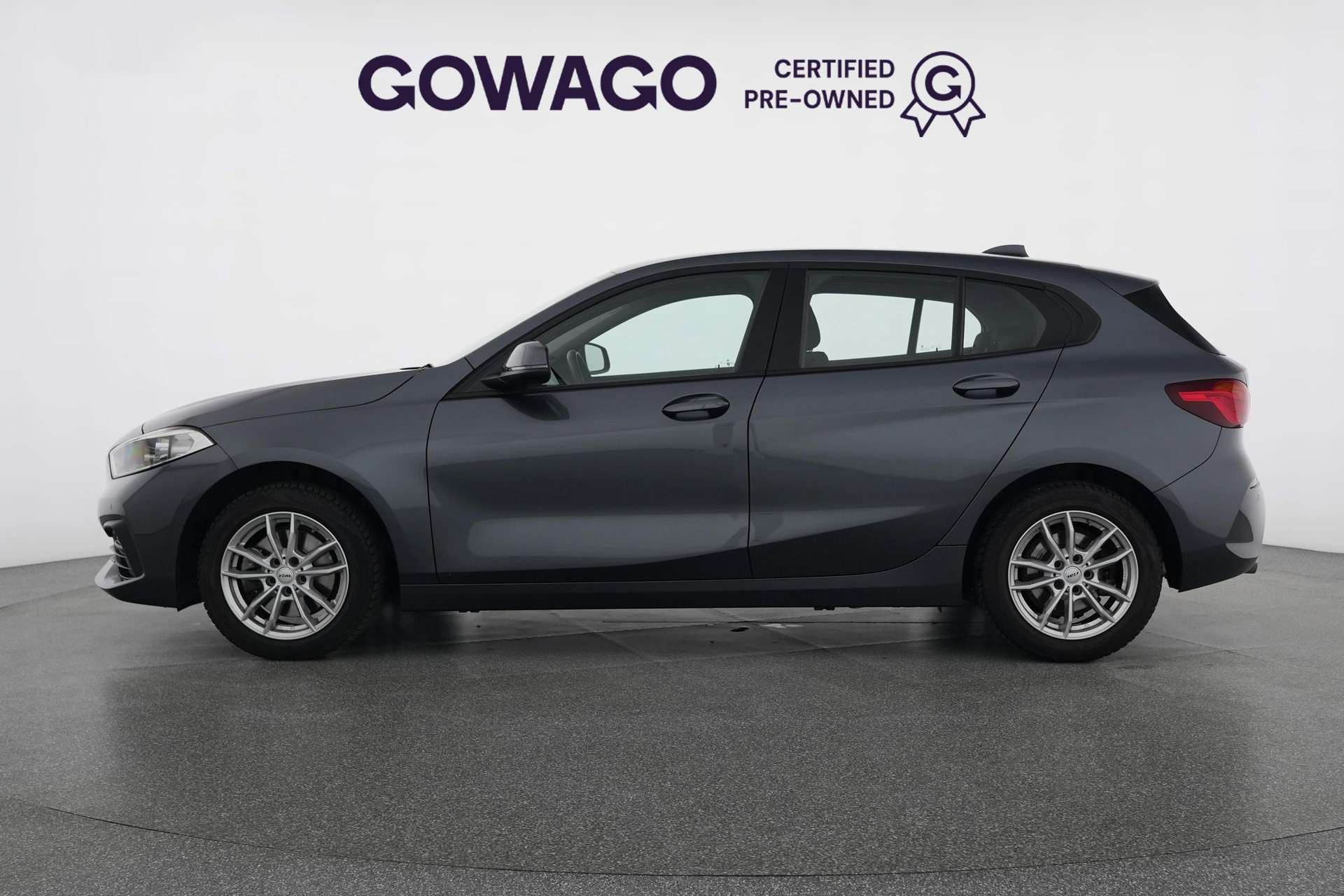 BMW 118i Essential Edition Steptronic-image-1