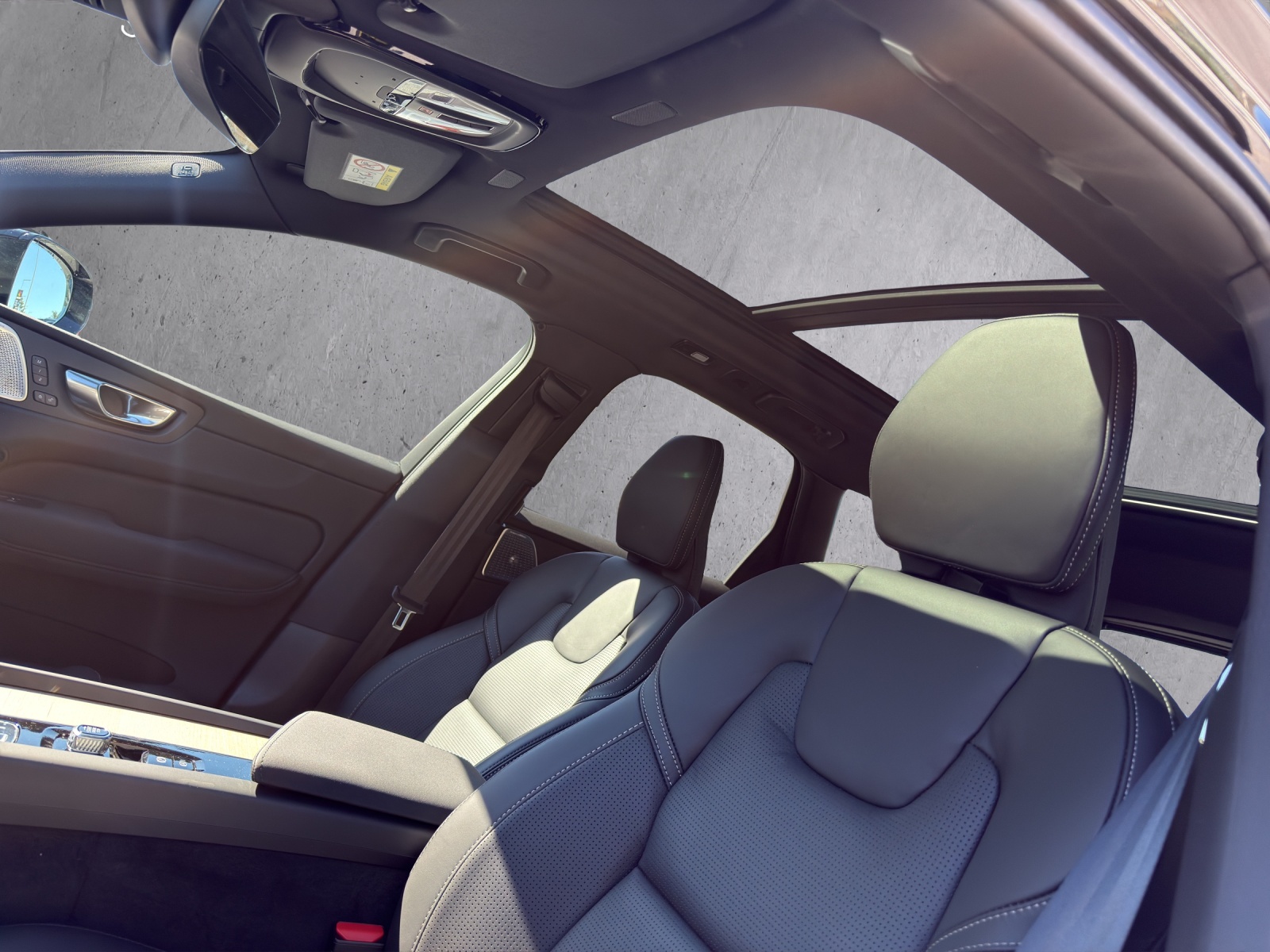 Image VOLVO XC60 XC60 T8 eAWD PluginHybrid Ultra Dark Geartronic