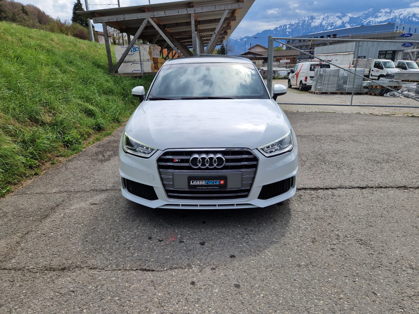 AUDI S1 Sportback 2.0 TFSI quattro-image-1