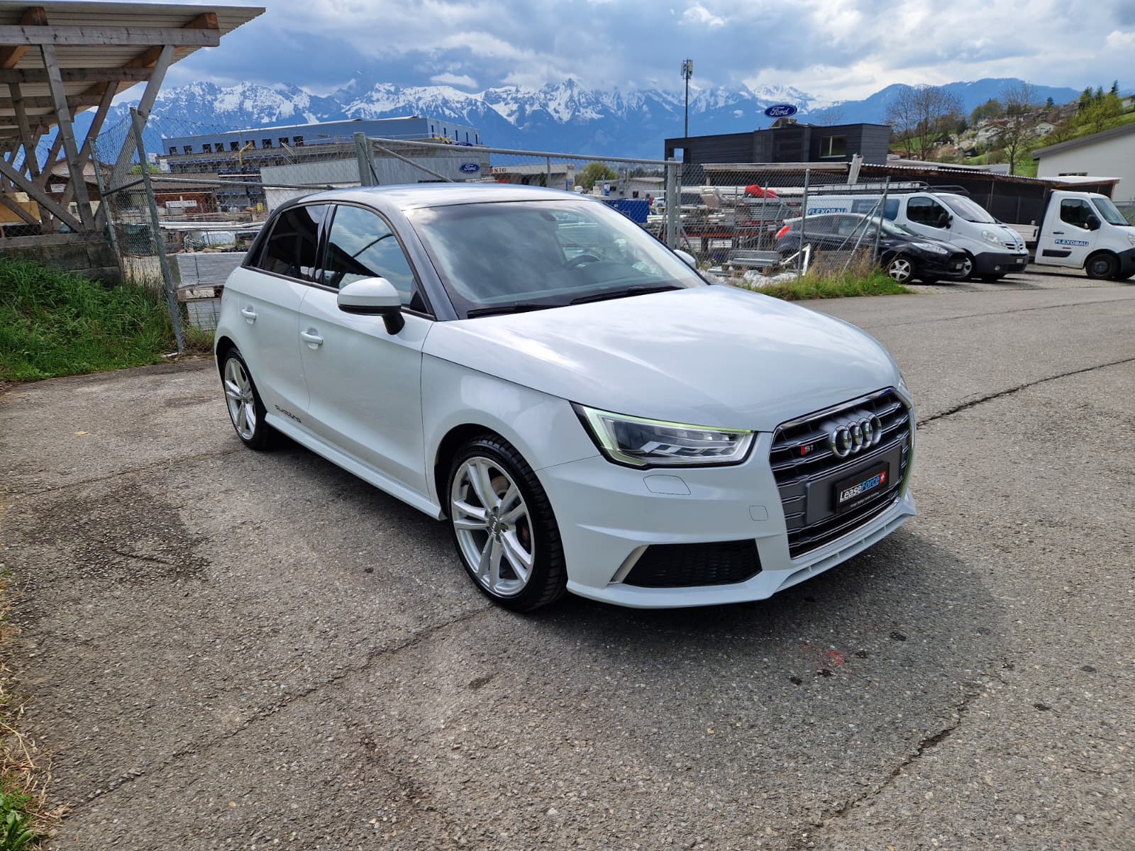 AUDI S1 Sportback 2.0 TFSI quattro-image-2