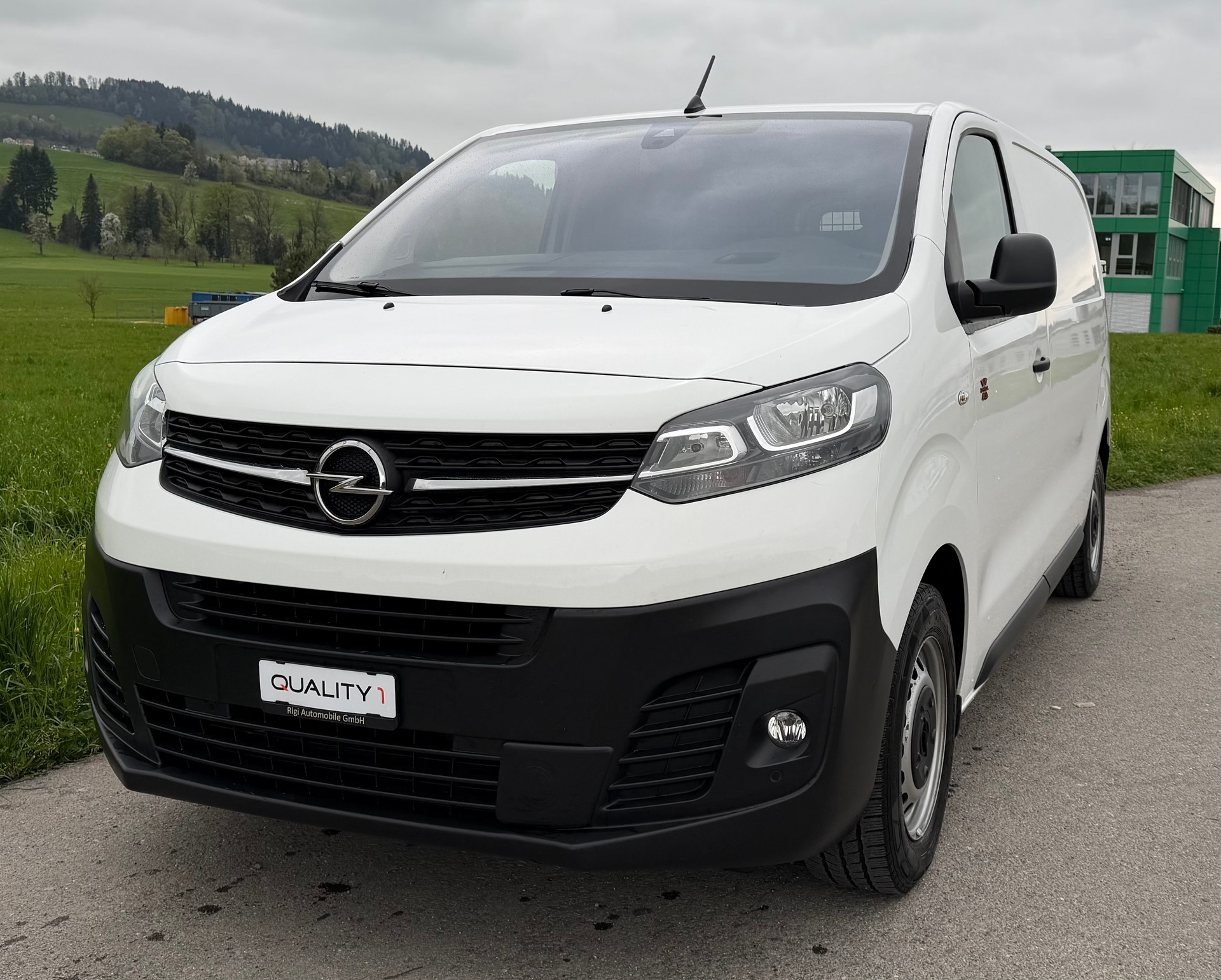 OPEL Vivaro Cargo 2.0 CDTI Enjoy s/s L EH 4x4 mit Achse +90mm-image-1