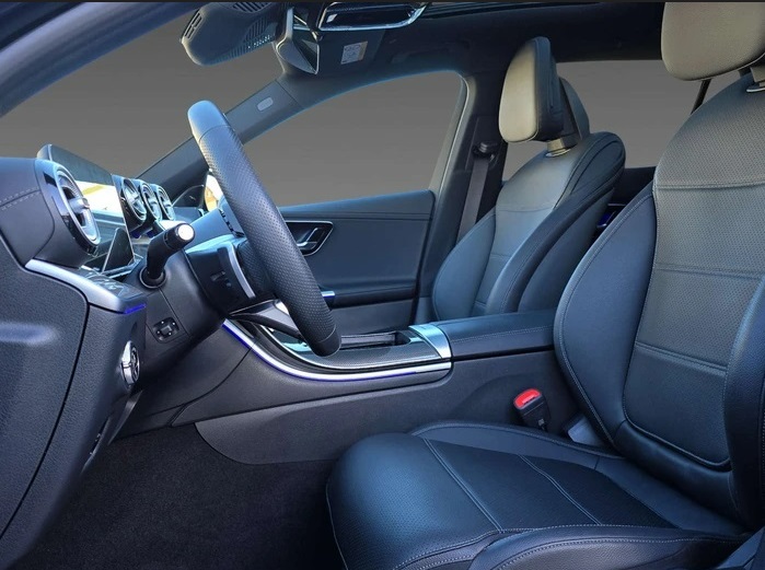 MERCEDES-BENZ C 220 d T 4Matic AMG Line-image-4