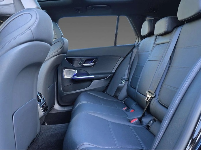 MERCEDES-BENZ C 220 d T 4Matic AMG Line-image-5