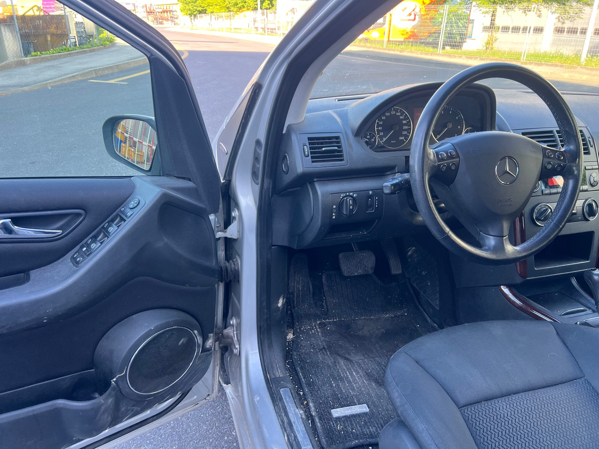 MERCEDES-BENZ A 170 Elégance-image-8
