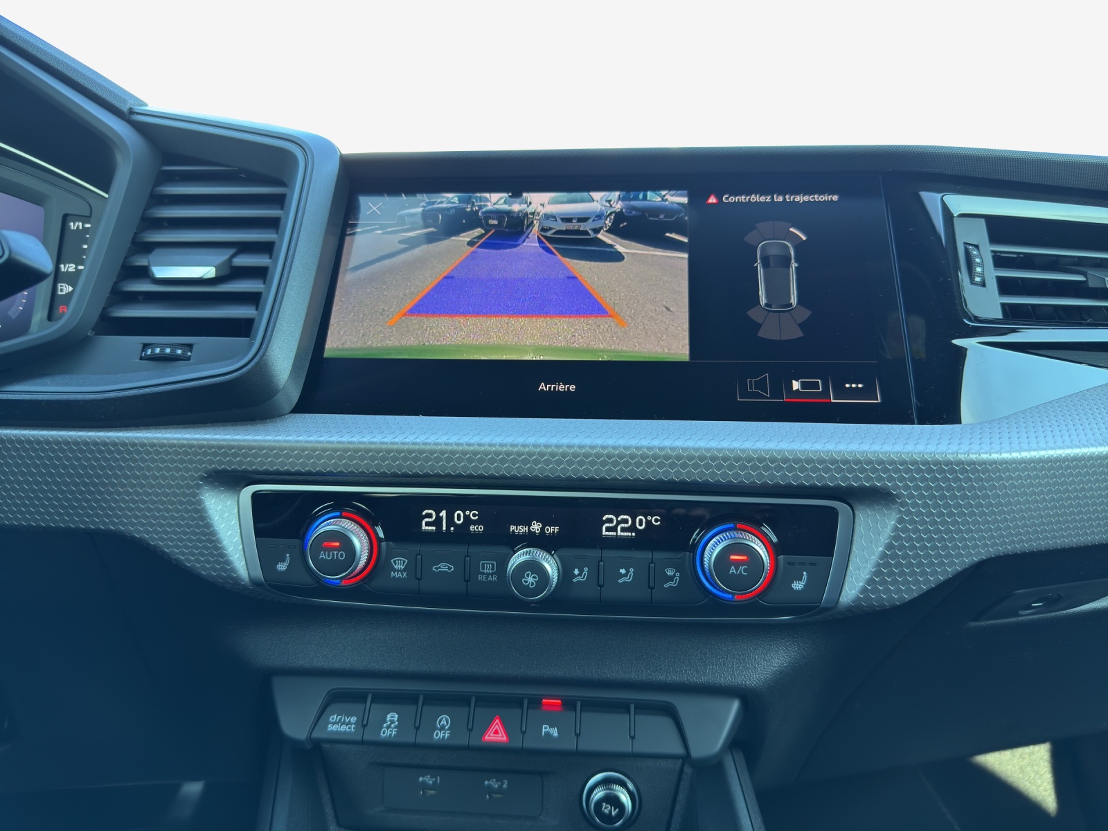 AUDI A1 Sportback 30 TFSI S Line S-tronic-image-11